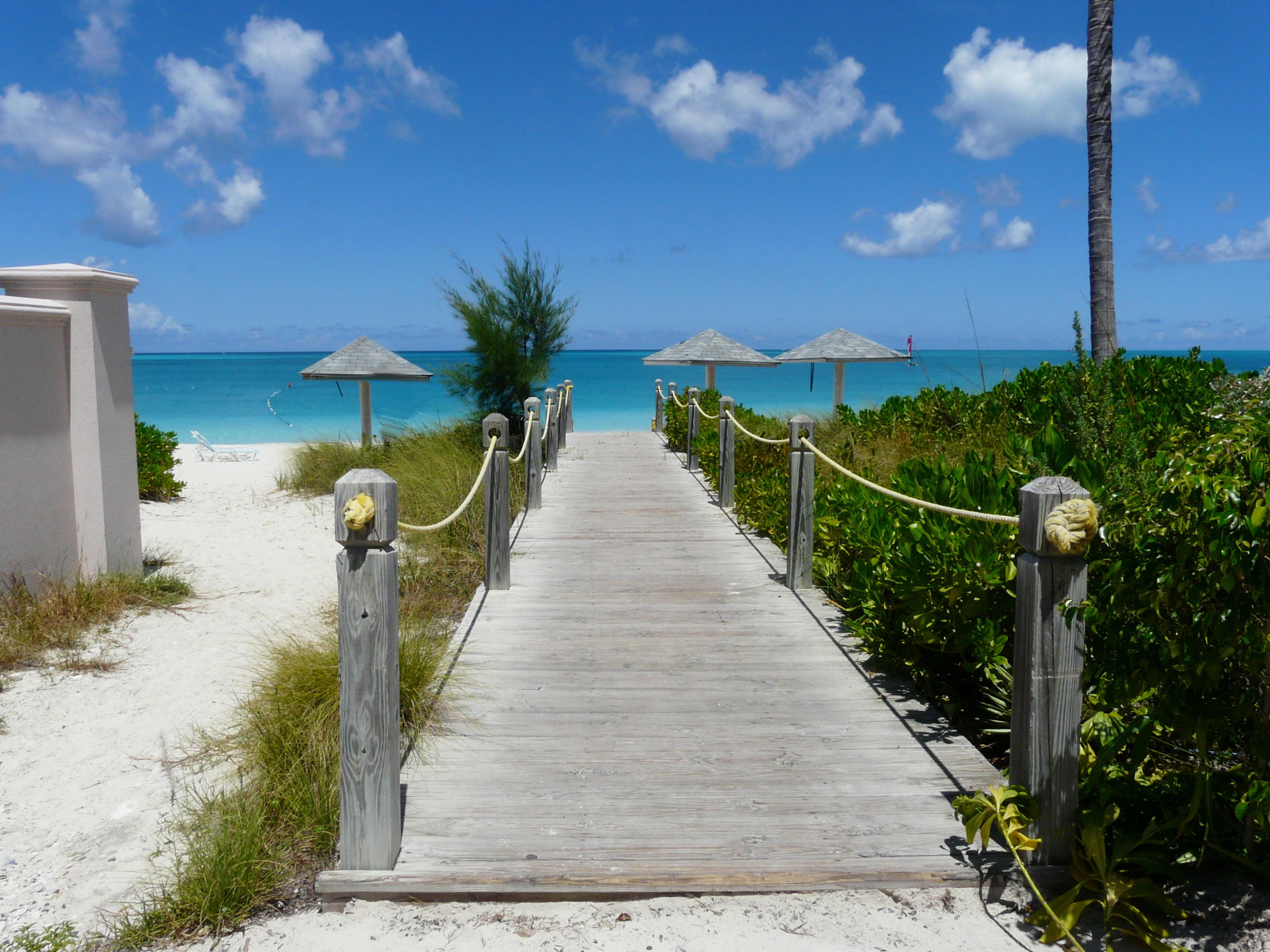 Ports Of Call Resort Grace Bay Exterior photo