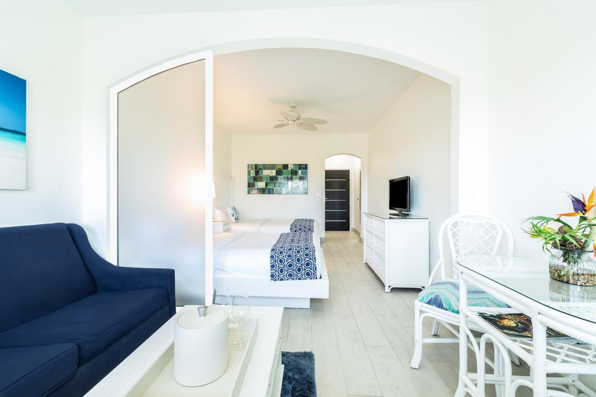 Ports Of Call Resort Grace Bay Room photo