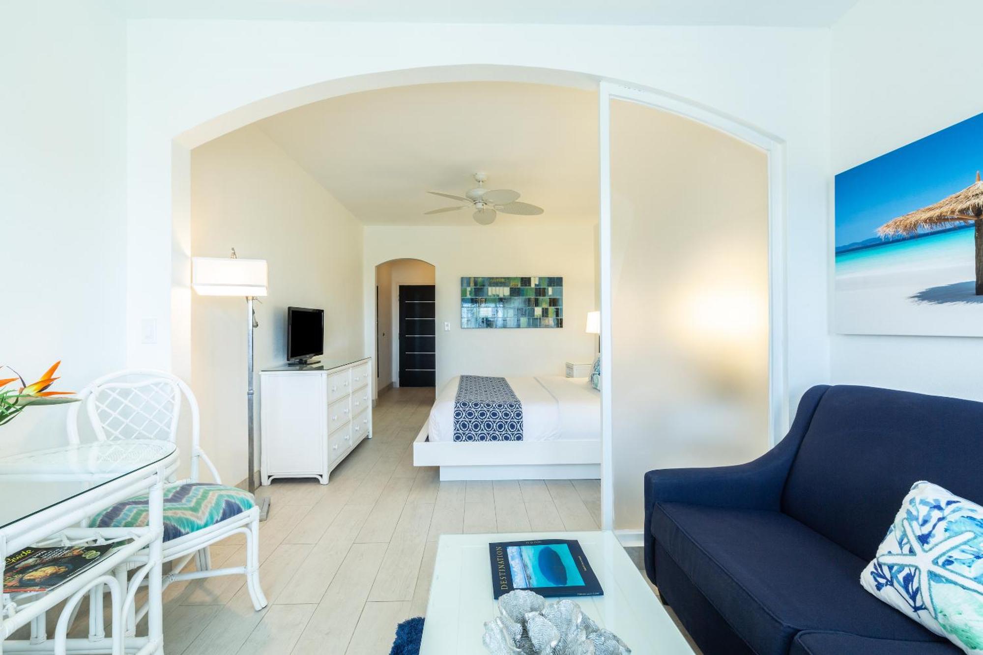 Ports Of Call Resort Grace Bay Room photo