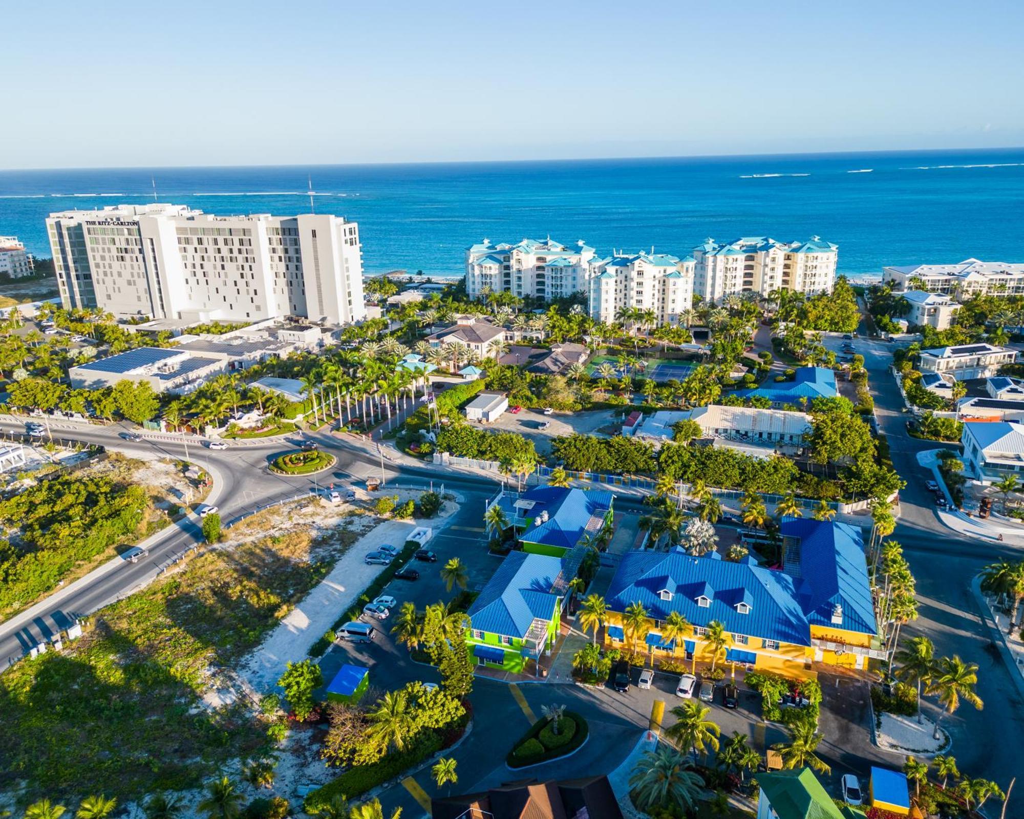 Ports Of Call Resort Grace Bay Exterior photo